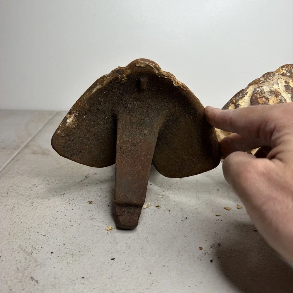 Set of 3 Antique Cast Iron Victorian Clawfoot Bath Tub Feet Ball Fleur De Lis
